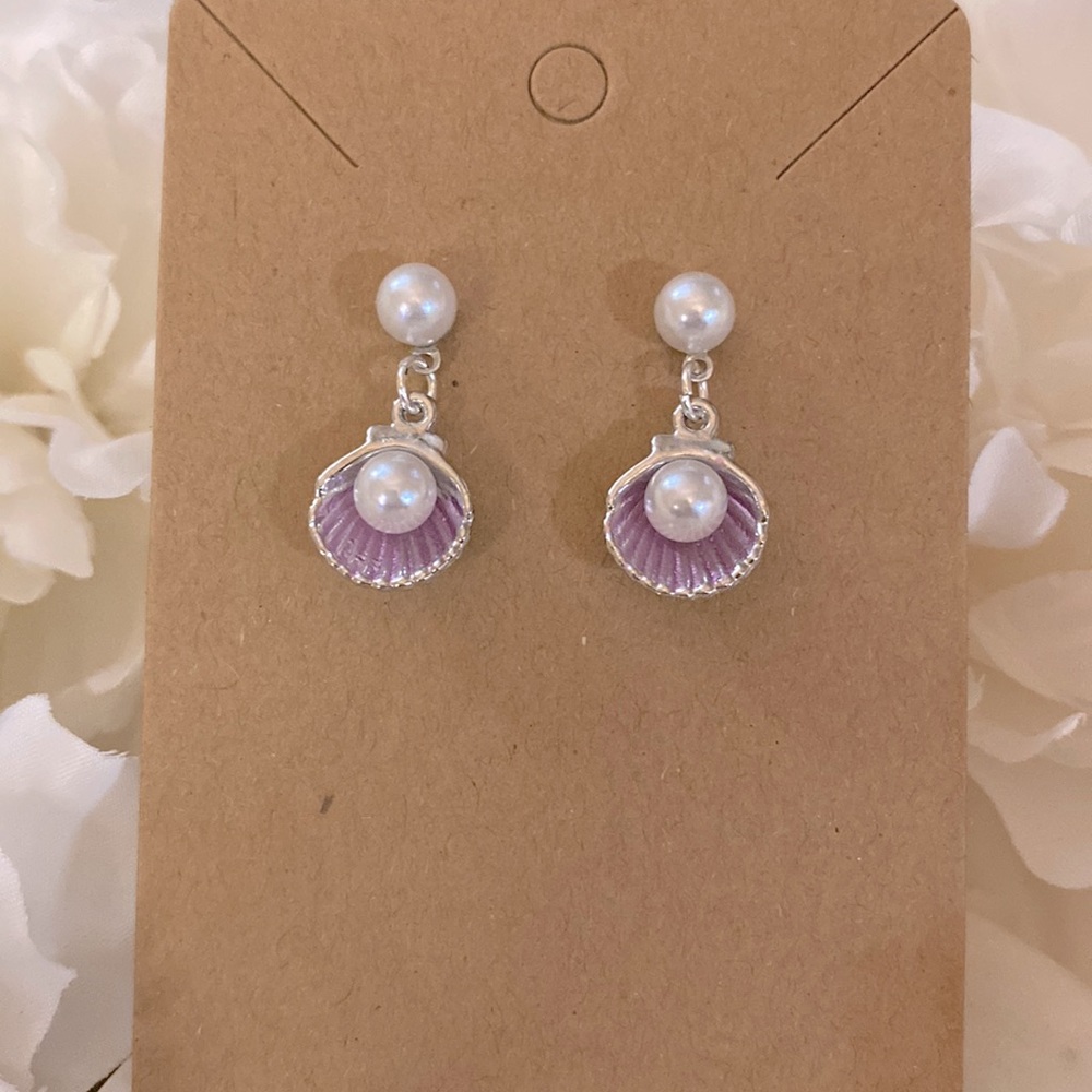 Pink and Silver Clamshell and Pearl Dangly Earrings NWT